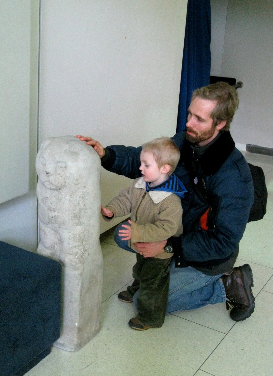 16-lionowl-with-sculptors-grandson-and-greatgrandson